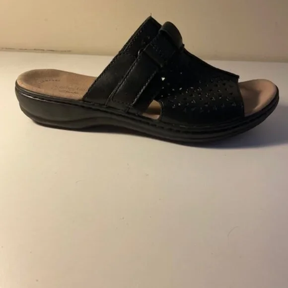 Clarks Utimate Comfort collection black leather Sandals Size 7 New - Picture 3 of 5